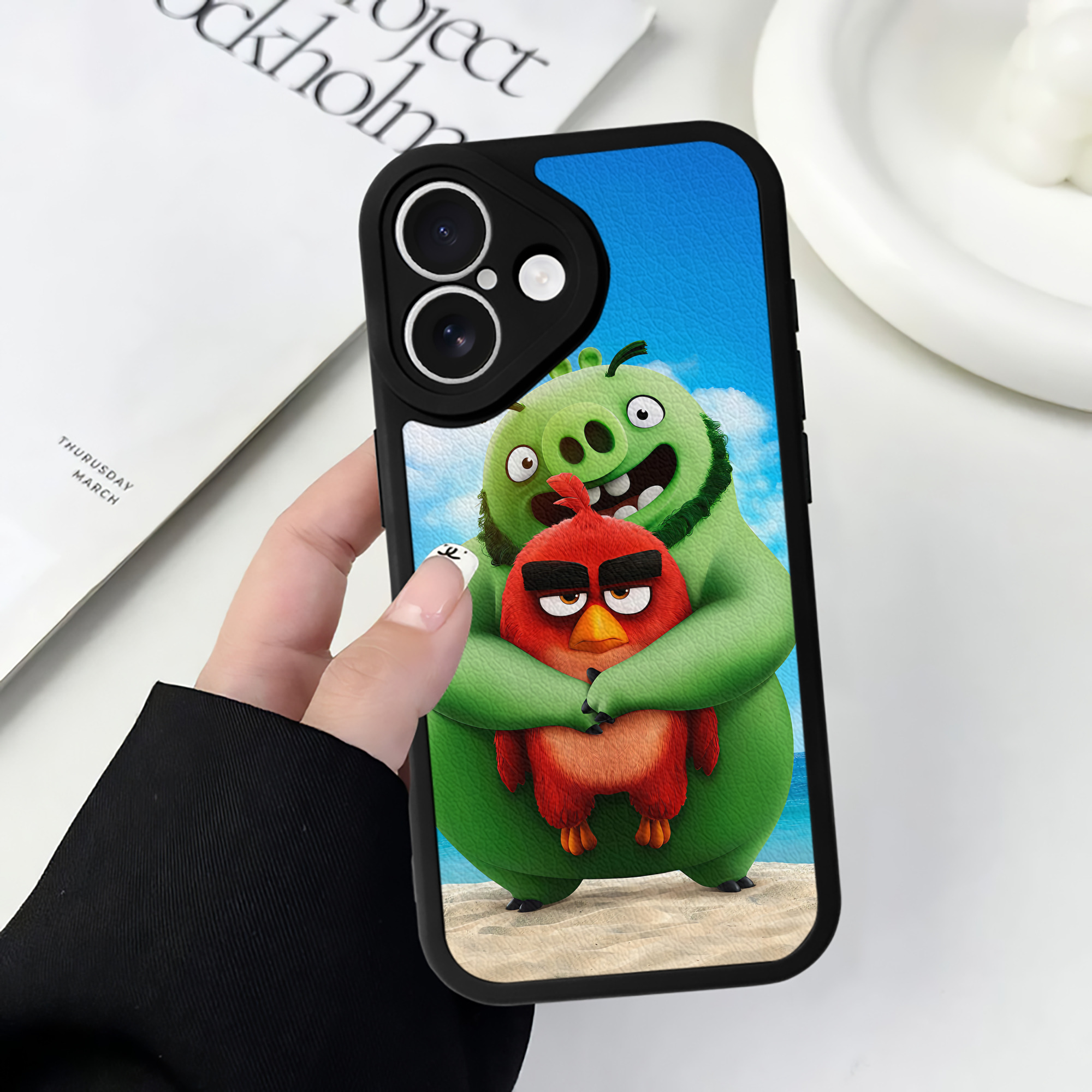 （画像用） Angry Birds アングリーバード 【iPhone 16シリーズ対応】シリコンスマホケース（レザー調） 材質：シリコン